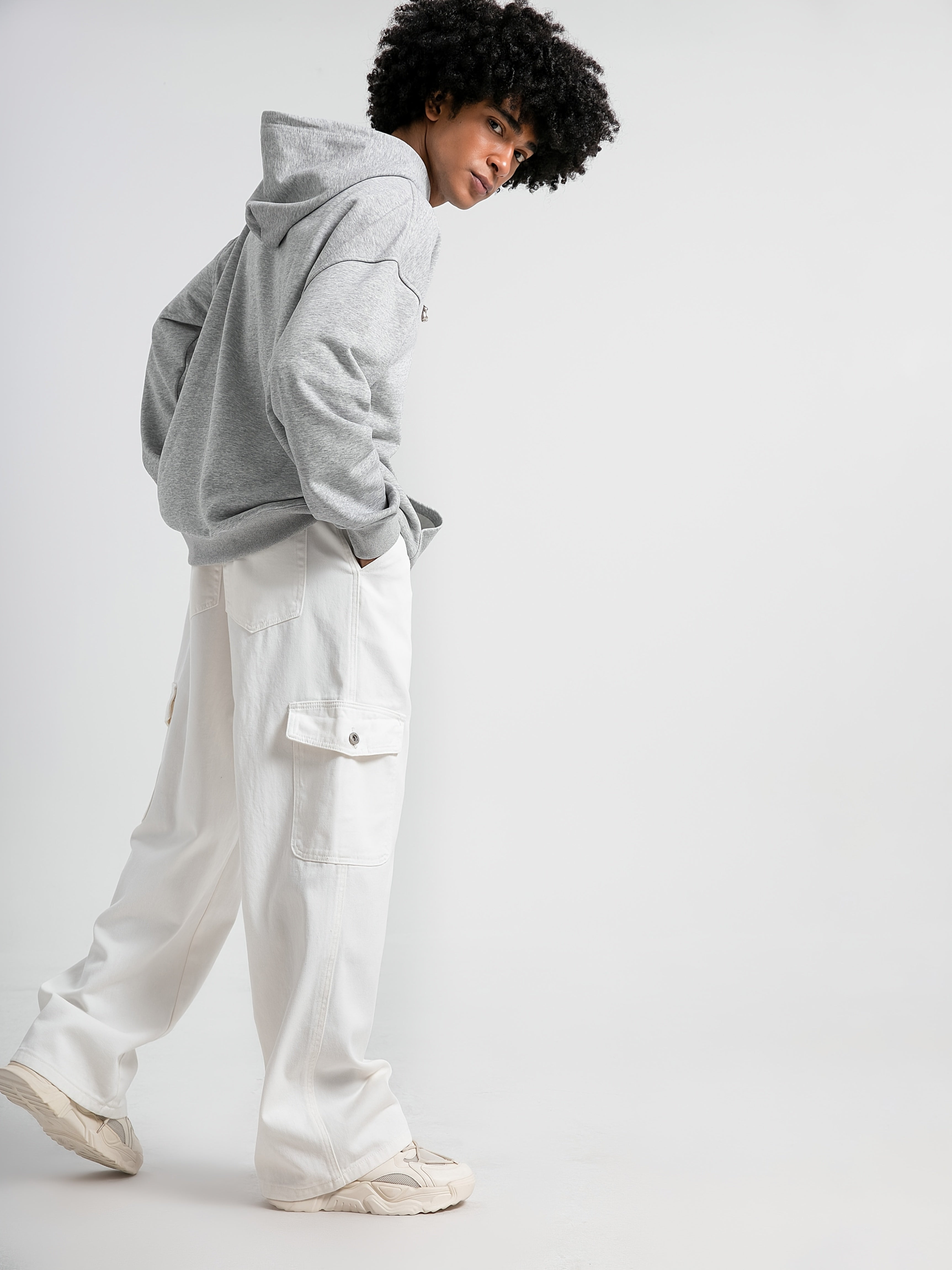 Men'S Loose Fashion Jeans Straight Waist Overalls Casual Pure White Tide Brand Cycling Pants Suitable For All Seasons.