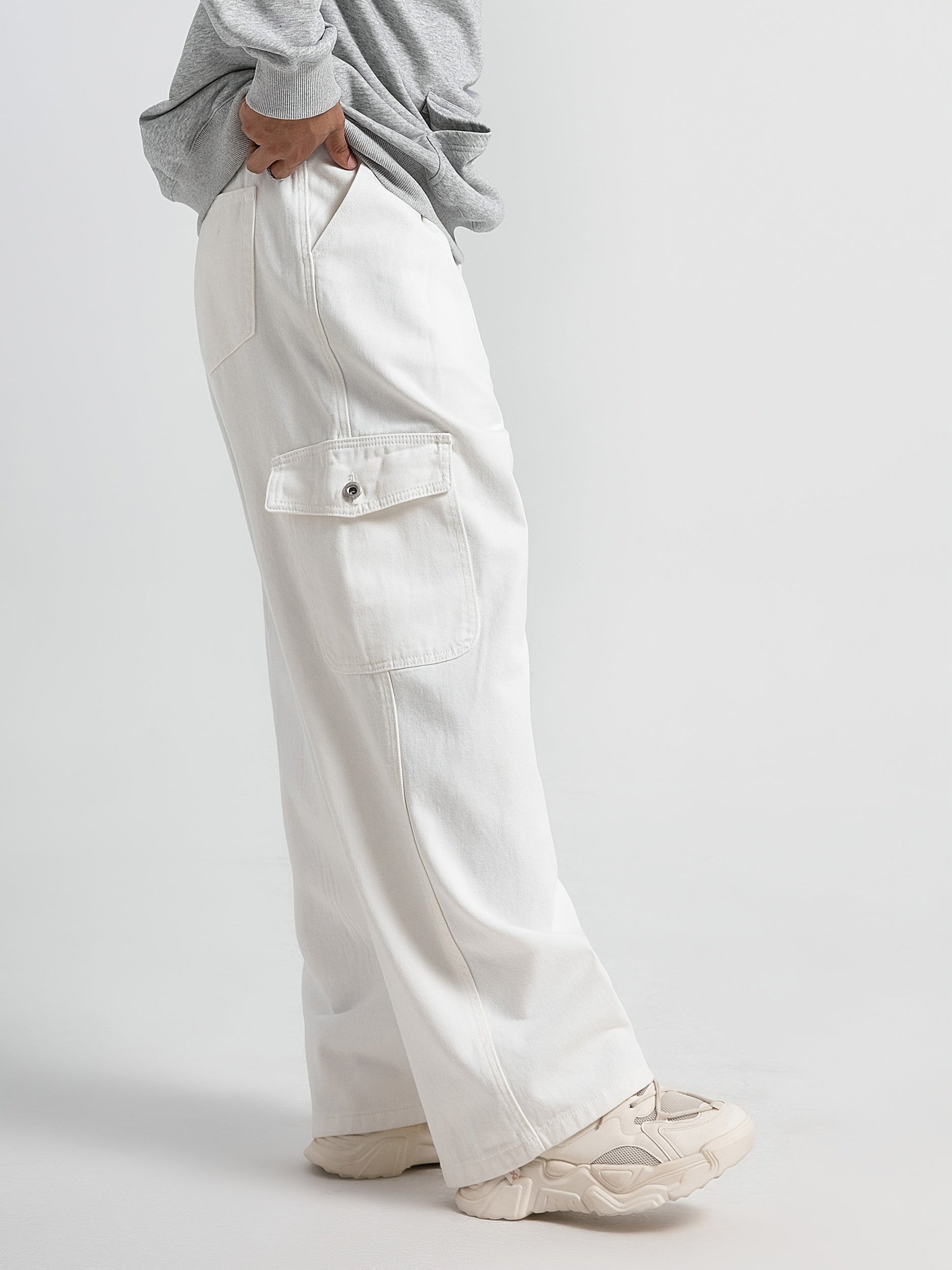 Men'S Loose Fashion Jeans Straight Waist Overalls Casual Pure White Tide Brand Cycling Pants Suitable For All Seasons.