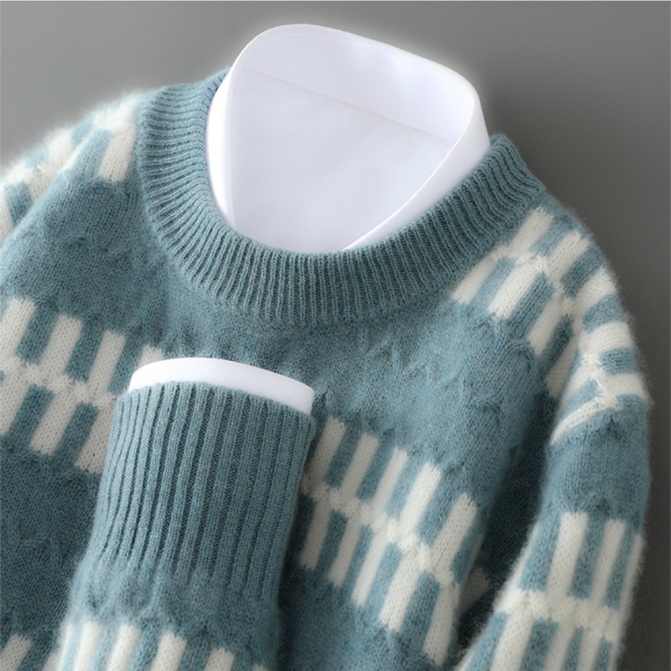 Mens 100% Velvet Crewneck Sweater | Thickened Jacquard Knit Top, Fashion Thermal Comfort, Trendy Casual, Perfect for Fall\u002FWinter, Casual & Daily Wear